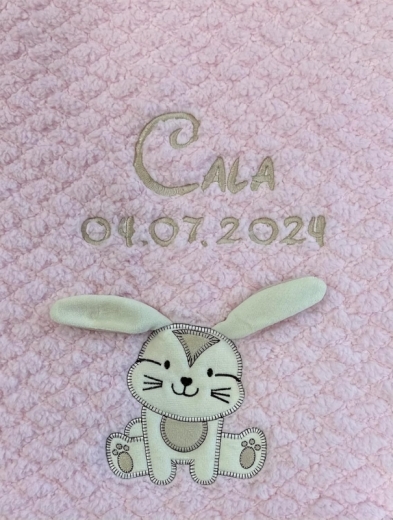 Coperta per neonati - ricamata con nome - rosa - BUNNY (extra soffice)