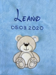 Coperta per neonati - ricamata con nome - azzurro BEAR